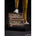 Marvel Iron Studios Estátua Stan Lee Regular Art Scale 1/10 - Imagem 5