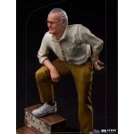 Marvel Iron Studios Estátua Stan Lee Regular Art Scale 1/10 - Imagem 4