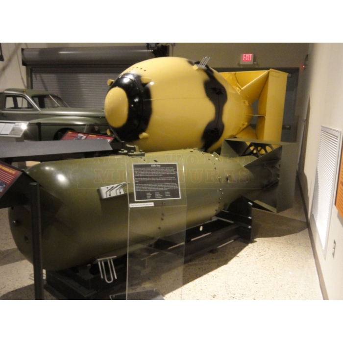 Miniatura Fat Man Nuclear Bomb Projeto Manhattan 1:24 - MiniWorld