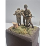 Diorama com 3 soldados U.S. Army Segunda Guerra Mundial 1/35