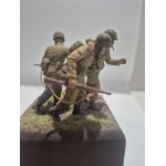 Diorama com 3 soldados U.S. Army Segunda Guerra Mundial 1/35 - Imagem 6