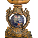 Estatueta de sorte Falcão Real com Globo terrestre azul marmore - Imagem 2